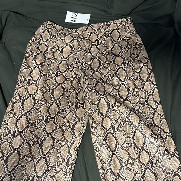 ZARA Snake print leather pants - Picture 3 of 3
